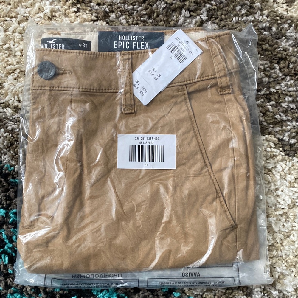 Men’s size 31 Hollister shorts, new in package!